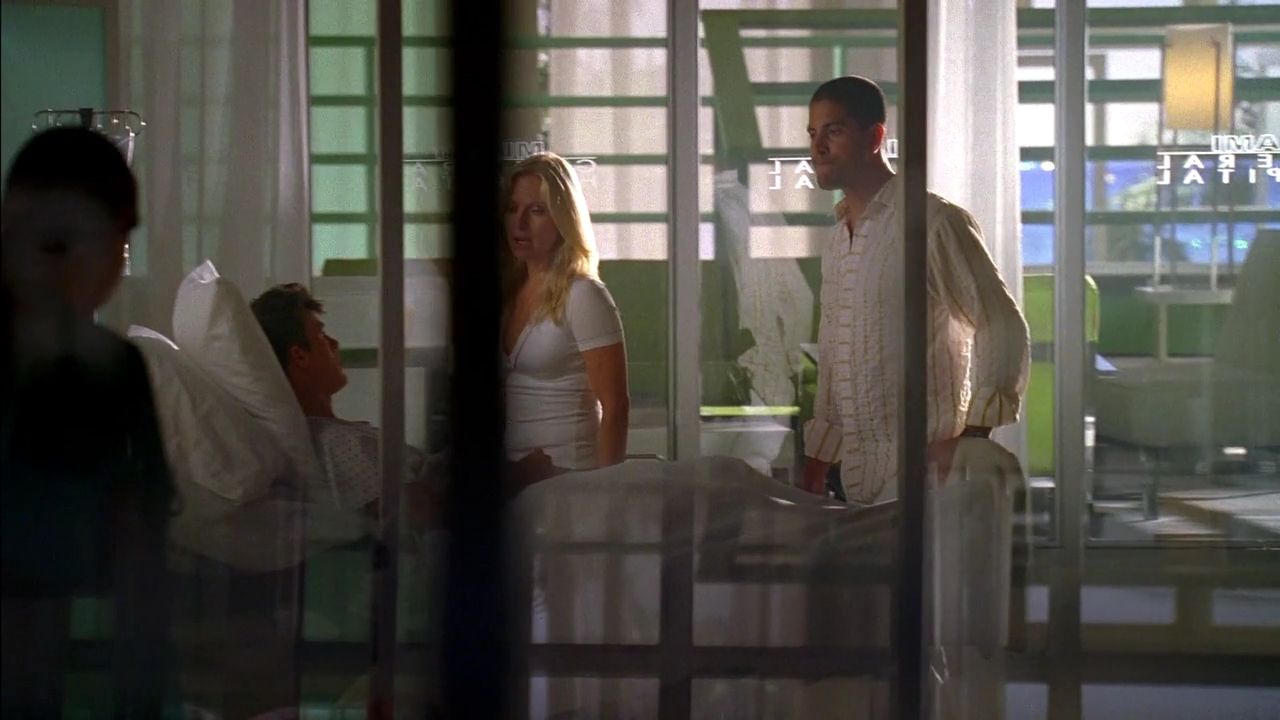 2007_CSIMiami-S06E04-047.jpg