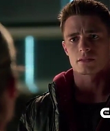 2013-Arrow-BloodRush-S01E01-18.jpg