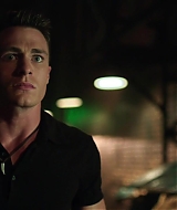 Arrow-S02-E01-0201.jpg