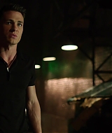 Arrow-S02-E01-0216.jpg