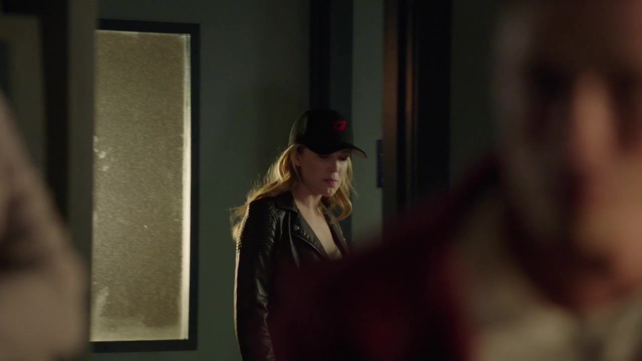 Arrow-S02E04-0107.jpg